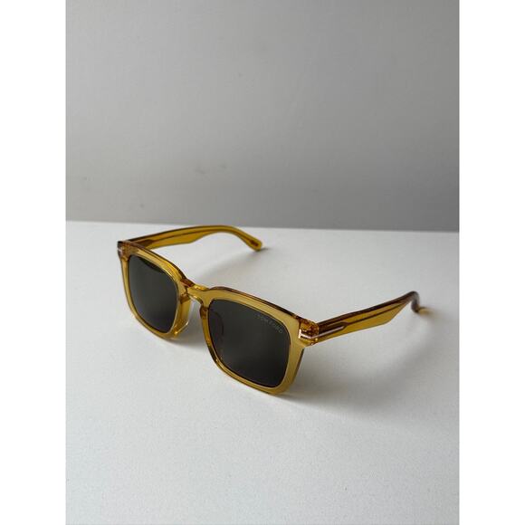 NEW Tom Ford FT0751 Dax Unisex Sunglasses in Yellow - Picture 2 of 5